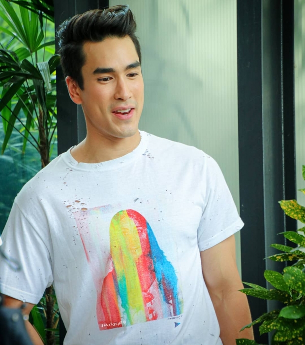 แห่ซูมเสื้อณเดชน์ เจอแซวจนได้ อะไรจะขนาดน๊านน 