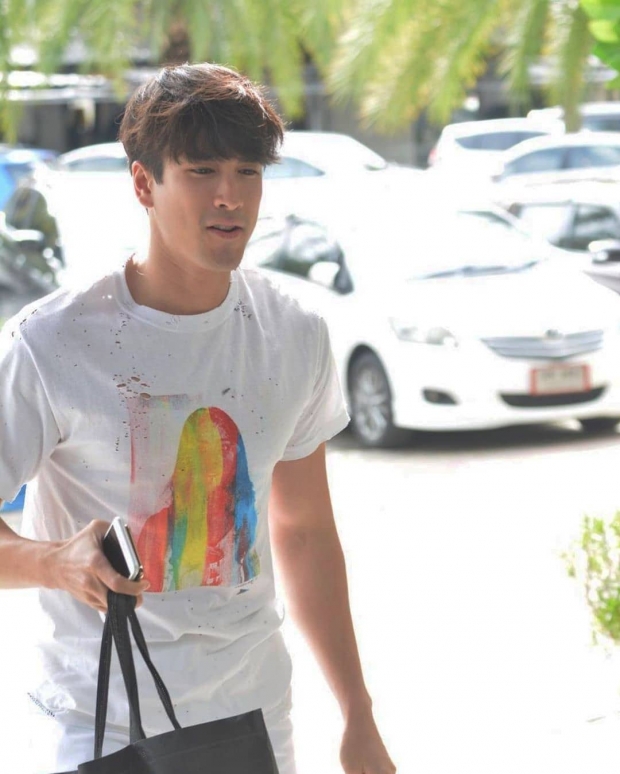 แห่ซูมเสื้อณเดชน์ เจอแซวจนได้ อะไรจะขนาดน๊านน 