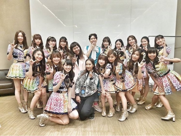 ลือหึ่ง BNK48 แบ่งฝ่ายตบกันนัว-เฌอปรางโนแคร์ นั่งแต่งหน้าสวยๆทีมงานโร่ชี้แจง!