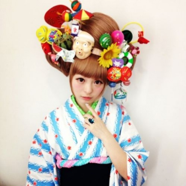 ส่องแฟชั่น สุดพิศดาร ของ Kyary pamyu pamyu แปลกแค่ไหนมาดูกันเลย.