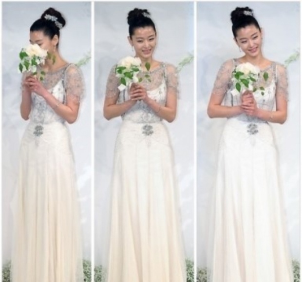 เทียบกันชัดๆ!! ภาพชุดเจ้าสาวในงานวิวาห์ของ 3 นางเอกดัง คิมแทฮี, ซงฮเยคโย, จอนจีฮยอน