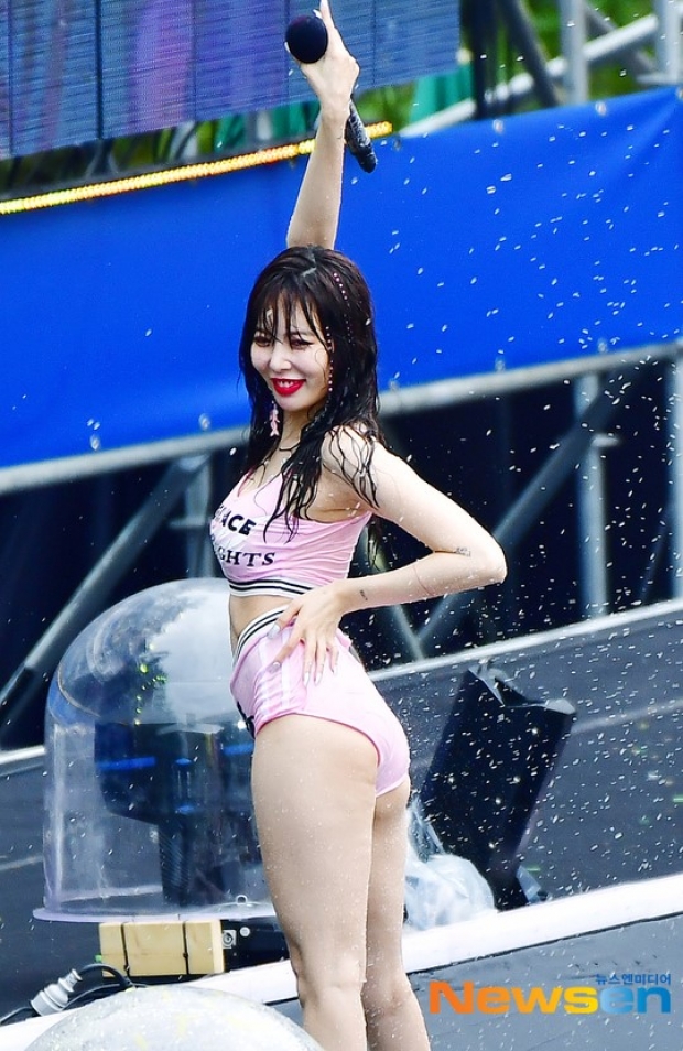 ชาวเน็ตไม่ปลื้มชุดฮยอนอา ที่ใส่ไปร่วมงาน 2019 Water Bomb Festival (คลิป) 