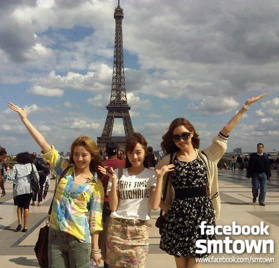 อัพเดทชิวล์-ชิวล์!สาวโซชิ ณ SM TOWN PARIS !