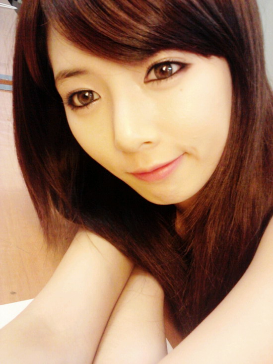 อัพเดท "hyun ah" @Twitter 