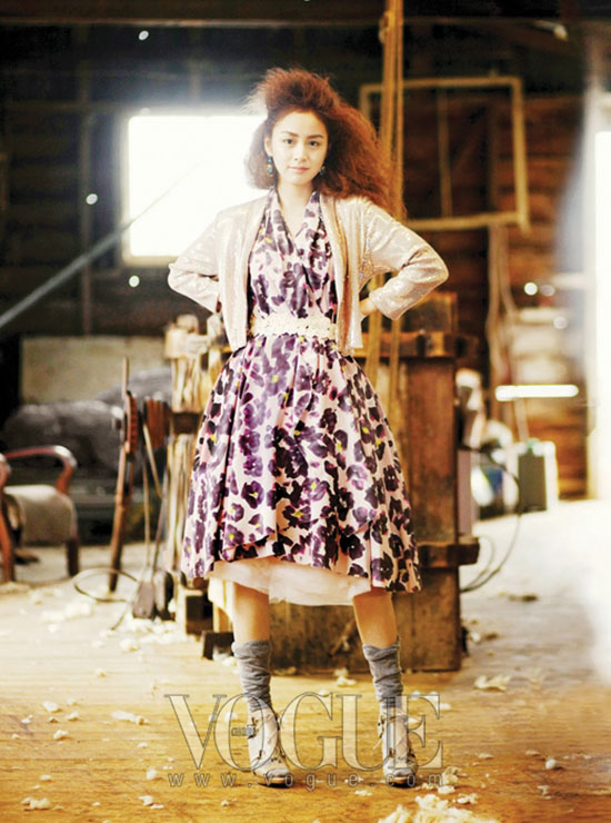 Kim Tae-hee on Vogue Korea (March 2010)