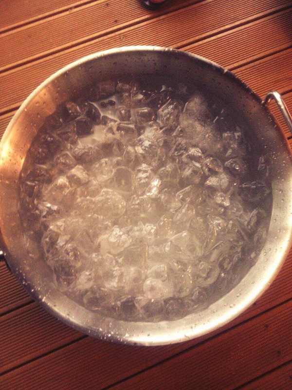 คิมแจจุง แม้ป่วยแต่ก็รับคำท้า Ice Bucket Challenge