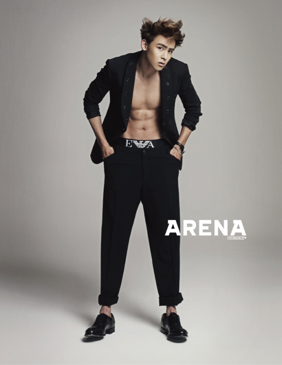 อ๊าก....เซ็กซี่อ่ะ Nick Khun โชว์แพค @ Arena 