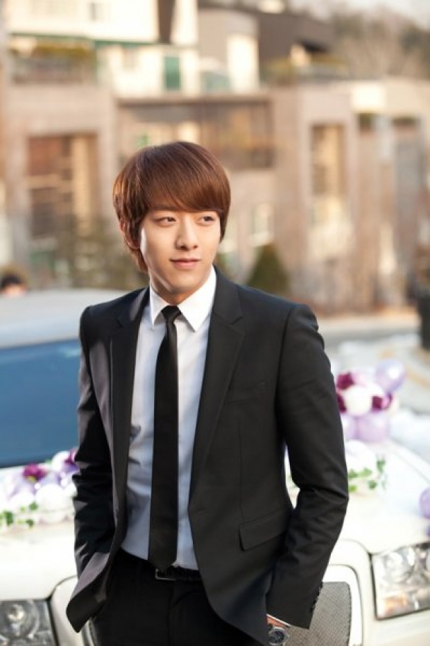 “อีจองชิน” (CNBLUE) รับบทพระรอง ซีรีย์ใหม่ทาง KBS “Knife and Flower”