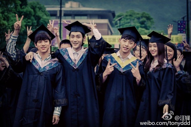 คริสตัล f(x) เข้าฉากฉลองจบการศึกษา ในละครจีนเรื่อง Graduation Season