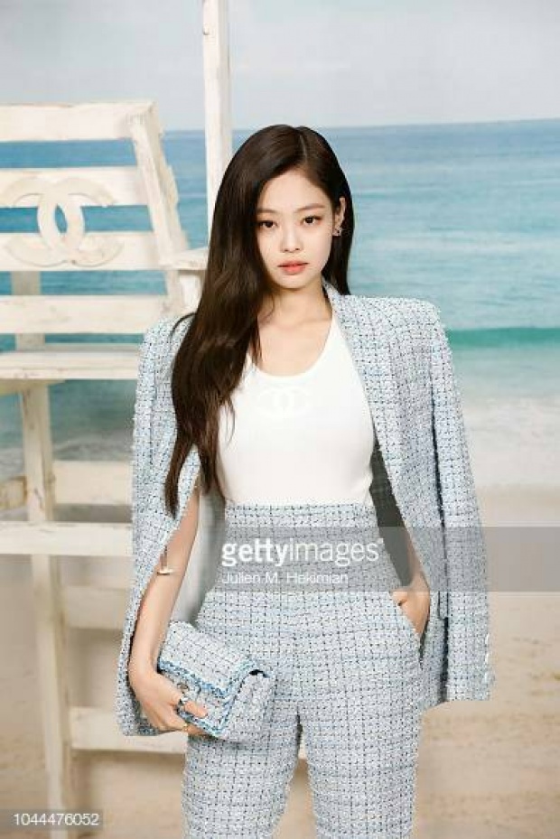 แฟนๆแห่ต้อนรับ! คุณหนูเจนนี่ BLACKPINK ร่วมงานแฟชั่นที่ปารีส เสียงแฟลชดังกระหึ่ม!! (คลิป)