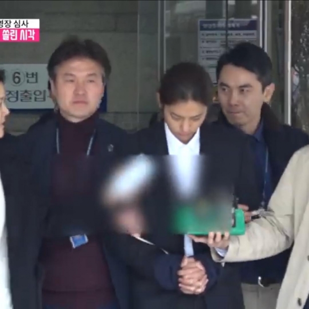 เปิดภาพ-คลิป นาที จอง จุนยอง ถูกจับใส่กุญแจมือ เซ่นคดีคลิปฉาว!