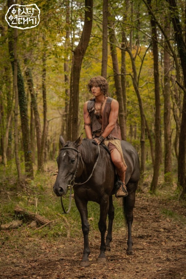 tvN ปล่อยภาพเซ็ตแรก ของ ซงจุงกิ กับบทบาทในซีรีส์ฟอร์มยักษ์เรื่องใหม่ “Arthdal Chronicles”