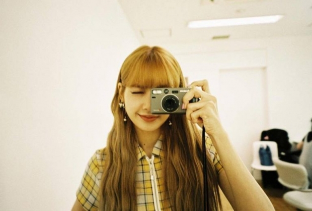 เปิดคลังแสง กล้องถ่ายรูป “LISA BLACKPINK” พร้อมฝีมือการถ่ายรูปที่ไม่ธรรมดา