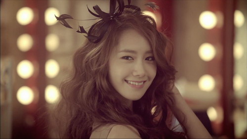 ยุนอา SNSD พร้อมโผล่ฟีเจอร์ MV เพลงเดบิ๊วท์แดนยุ่น ‘Replay’ ของ SHINee 