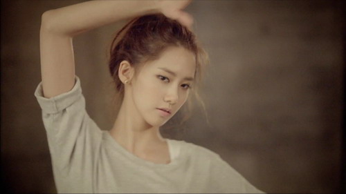 ยุนอา SNSD พร้อมโผล่ฟีเจอร์ MV เพลงเดบิ๊วท์แดนยุ่น ‘Replay’ ของ SHINee 