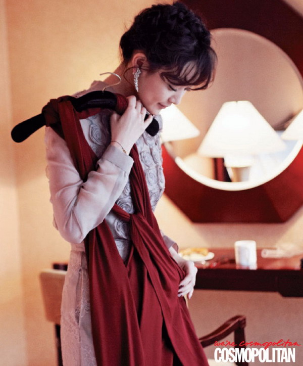 Shin Min Ah – Cosmopolitan Magazine January Issue ’12