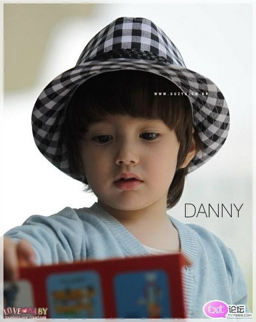 "แดเนียล ฮยอนนู ลาชาเปลเล่" (Daniel Hyunoo Lachapelle) 