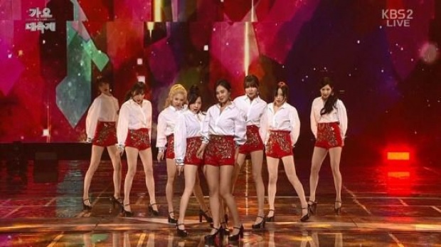 สไตลิส SNSD ออกมาชี้แจงเรื่องชุด!! ยันไม่ได้ก้อป!!