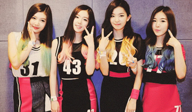 4 สมาชิก  Red Velvet (ไอรีน - เวนดี้ - ซึลกิ- จอย)