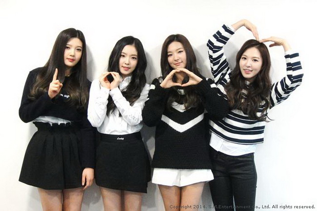 4 สมาชิก  Red Velvet (ไอรีน - เวนดี้ - ซึลกิ- จอย)