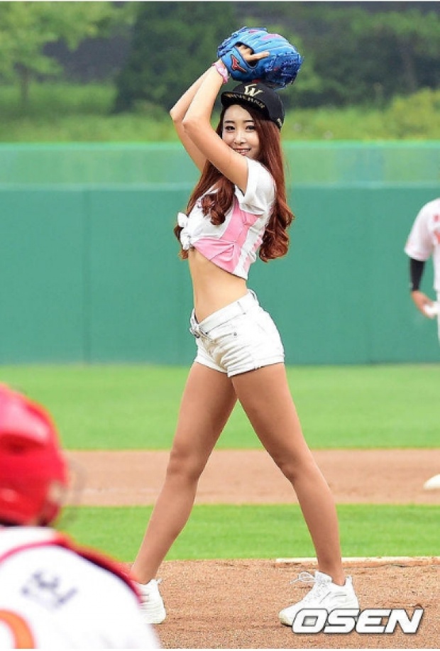 รวมช็อตเด็ดจากขอบสนามลีกเบสบอลเกาหลีใต้ น่ารักสดใส
