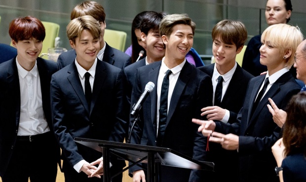 “BTS” บอยแบรนด์วงแรกขึ้นประชุมสมัชชาเวที UN กล่าวสุนทรพจน์เพื่อเยาวชนทั่วโลก! (คลิปซับไทย)