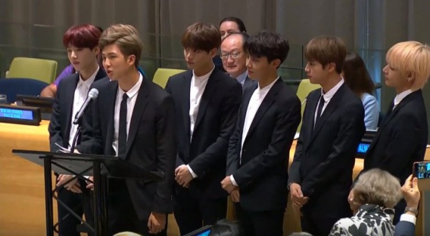 “BTS” บอยแบรนด์วงแรกขึ้นประชุมสมัชชาเวที UN กล่าวสุนทรพจน์เพื่อเยาวชนทั่วโลก! (คลิปซับไทย)