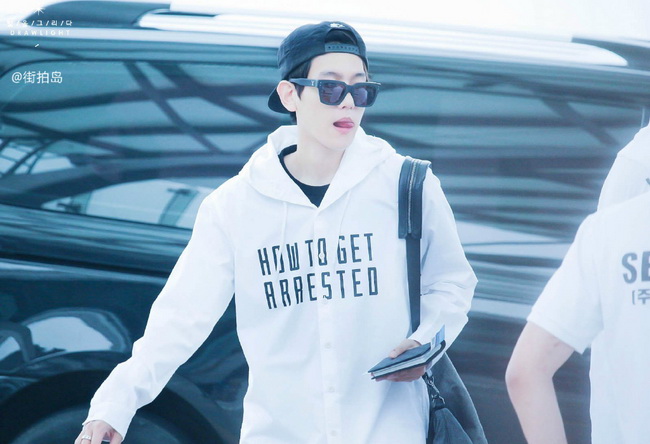 แบคฮยอน  EXO