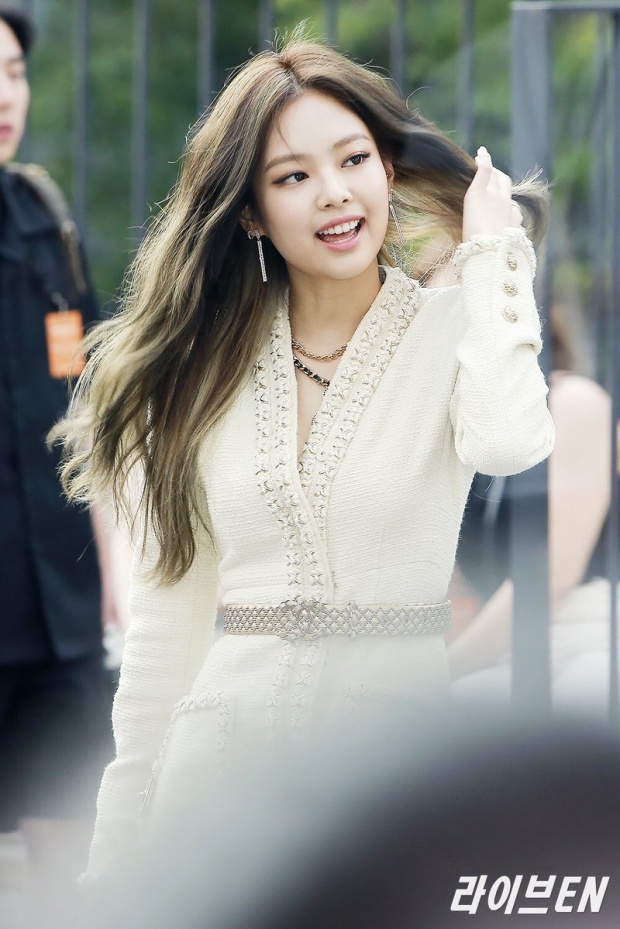 จี ดราก้อน-ยุนอา นำทีมคนดังร่วมชม นิทรรศการChanel