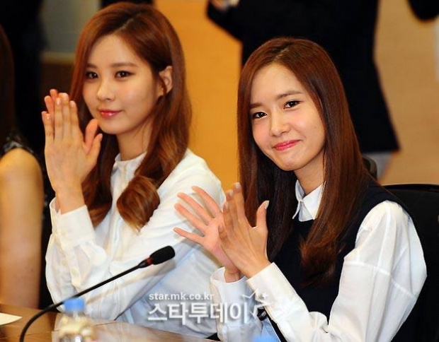 ภาพสดๆ ยุนอา-ซอฮยอน snsd ร่วมงาน รับมอบตัวแทน ม.ดงกุก