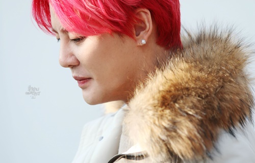 จุนซู JYJ สีผมใหม่!! สำหรับอัลบั้มใหม่ของเขา!!