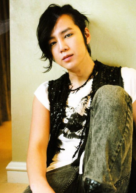 รวมภาพน่ารัก ๆ จาก Jang Geun Suk