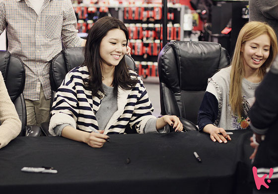 Girls’ Generation New York fansigning event