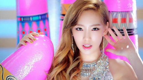 Holler MV ใหม่ แททิซอ ยอดวิวขึ้น 1ล้านในวันแรก