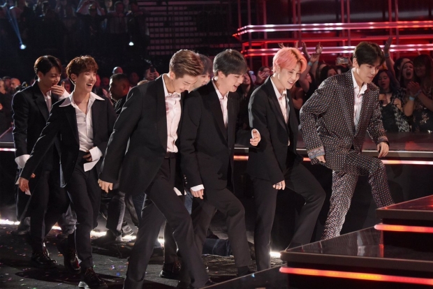 Billboard Music Awards: BTS คว้า 2 รางวัลพร้อมรางวัลศิลปินกลุ่มยอดเยี่ยม