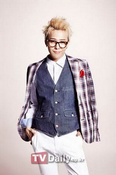 G-Dragon ไม่ว่าลุ๊คไหนก็เท่ห์ได้ใจจริงๆ 