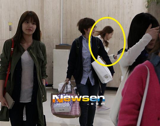 แทยอนและยุนอาแห่ง SNSD วิ่งหลบสื่อไม่ให้ตามถ่าย