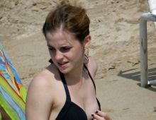 Emma /Miley In Bikini