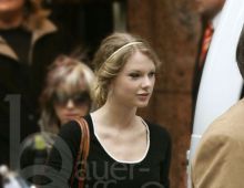 ★★Taylor สวยเริ่ดอีกแล้ว !! *★★