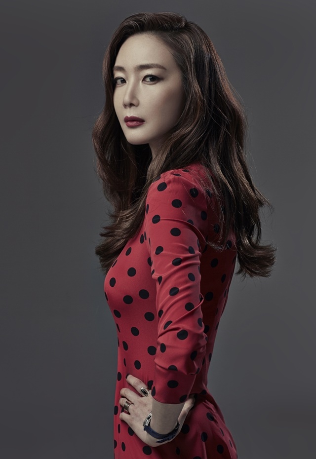 Choi Ji Woo แสดงเป็น Yoo Se Young