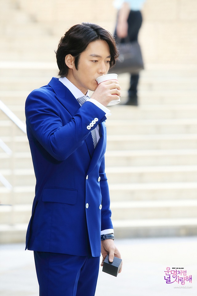 Jang Hyuk แสดงเป็น Lee Gun