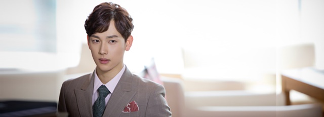 Im Si Wan แสดงเป็น Jang Dong Woo / Yoon Yang Ha