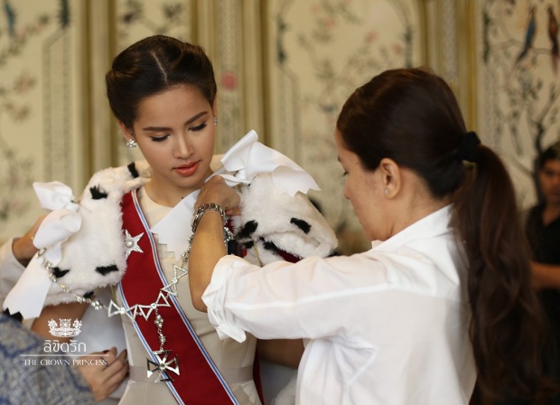 เป็นทุกอย่างให้เธอแล้ว! ผู้จัดแอนเฉลยเบื้องหลังสุดพีคของตัวเองและญาญ่า