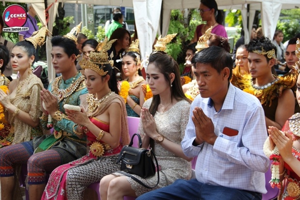 ชายแฮ็คส์ สุทธา นำทีมนักแสดง บวงสรวงละครพื้นบ้านไตรภาค นางสิบสอง, พระรถเมรี, พระสุธนมโนราห์