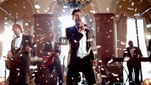 อดัม เลอวีน นำทีม Maroon 5 บุกเซอร์ไพรส์งานแต่ง!