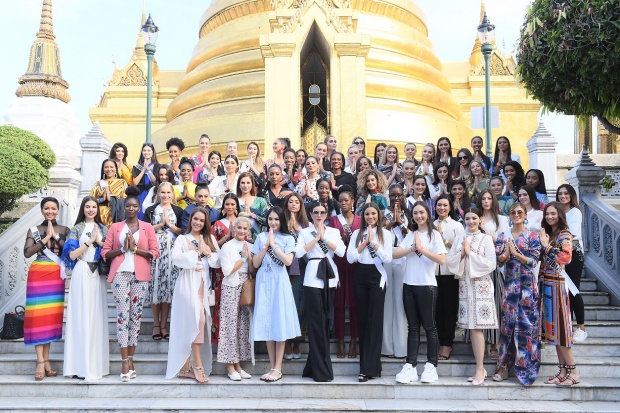 ผู้เข้าประกวดมิสยูนิเวิร์ส 2018 ชมวัดพระแก้ว ไหว้พระขอพรเอาฤกษ์เอาชัย