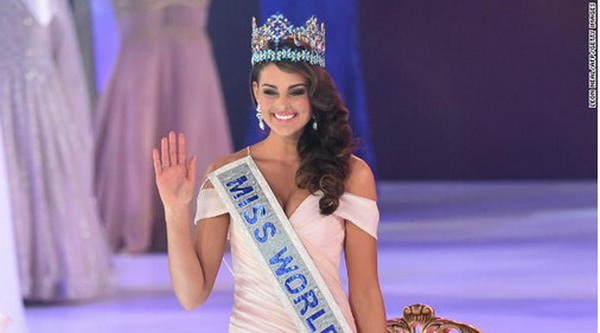  โรลีน สเตราส์(Rolene Strauss ) 