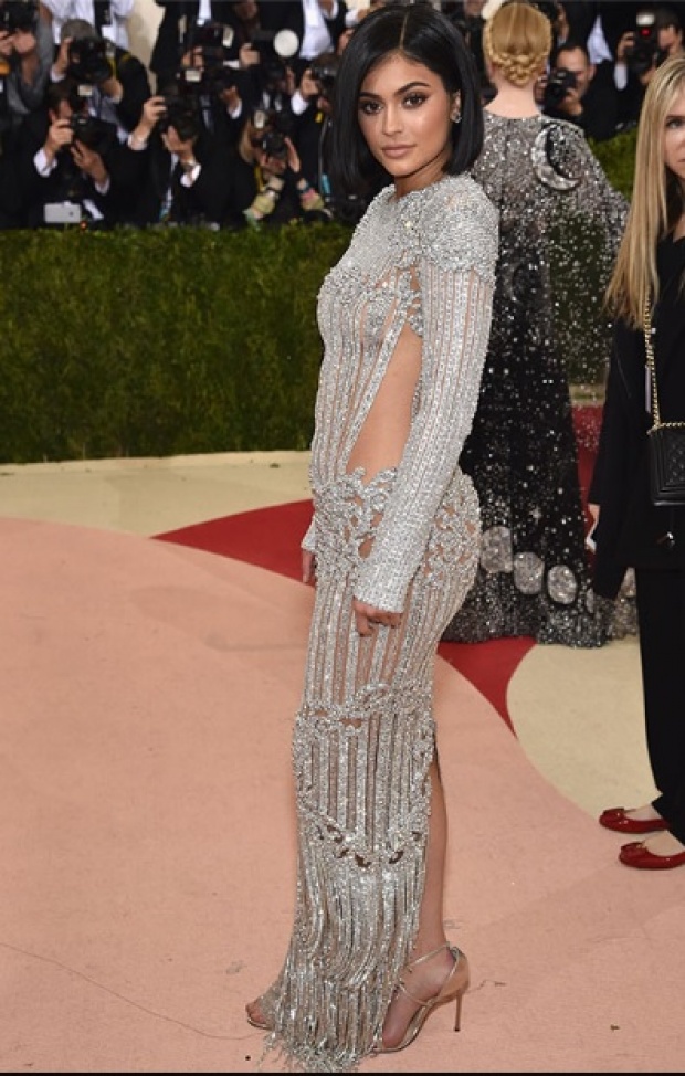 แฟชั่นซุปตาร์ประชันบนพรมแดงงานMet Gala 2016 