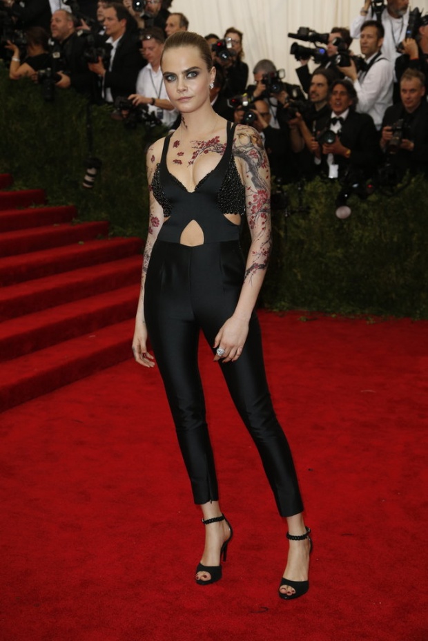 เว่อร์วังอลังการ!! พรมแดง Met Gala 2015 เดือด!!