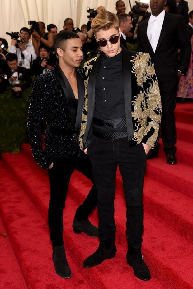 เว่อร์วังอลังการ!! พรมแดง Met Gala 2015 เดือด!!